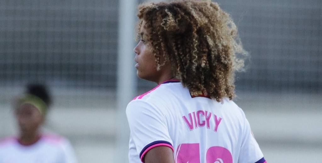 Vicky López: Tiene solo 15 años y la rompe en la primera división de España