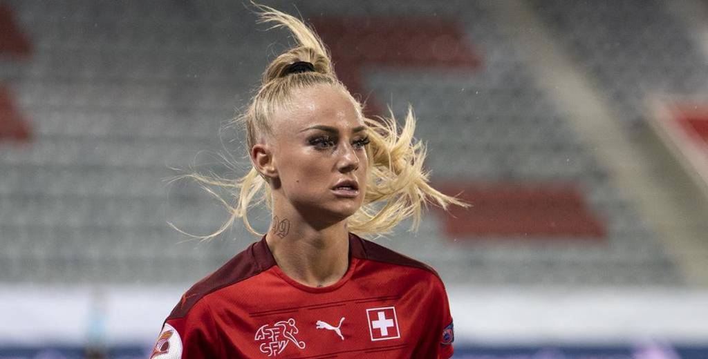 La historia de la talentosa y bella jugadora suiza Alisha Lehmann
