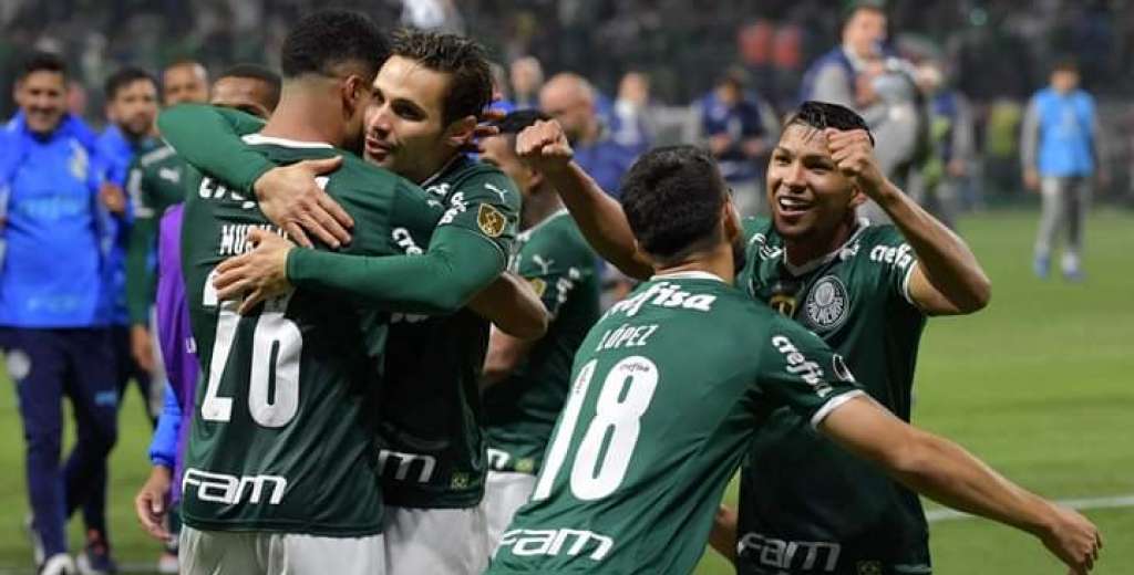 Con 9 jugadores, Palmeiras logró la épica y superó a Mineiro