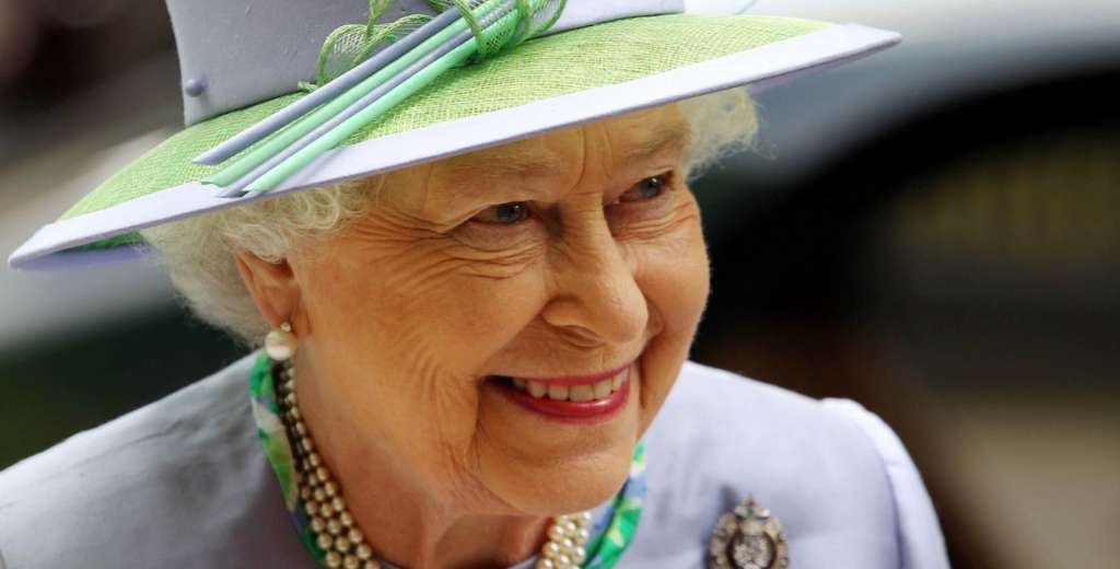 Indignó a todos: criticó a la Reina Isabel II luego de su fallecimiento