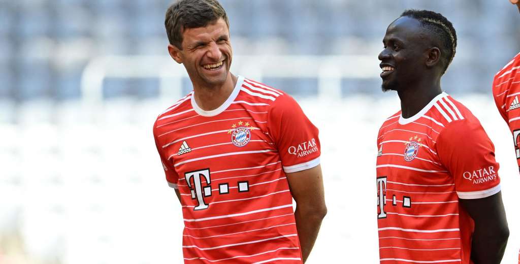 Mané no se lo dejó pasar: la broma a Müller sobre Lewandowski 